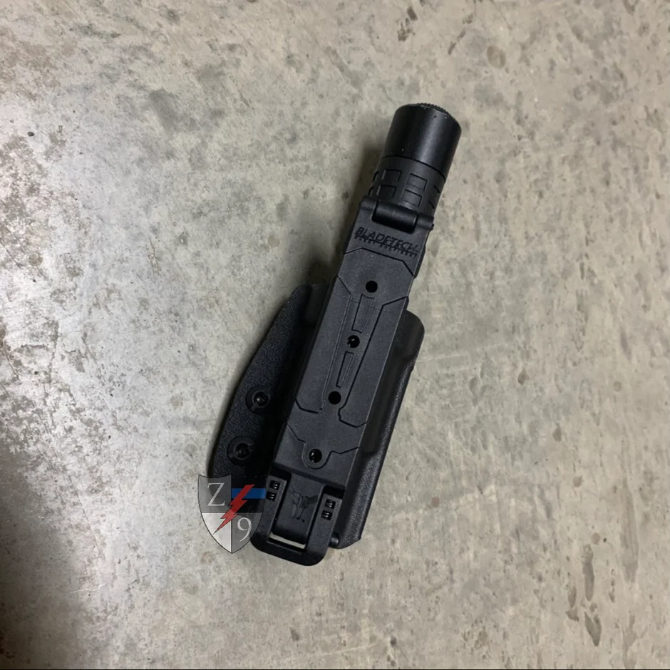 FLASHLIGHT CASE BEZEL DOWN 1 PLAIN BLACK MOLLE LOKS