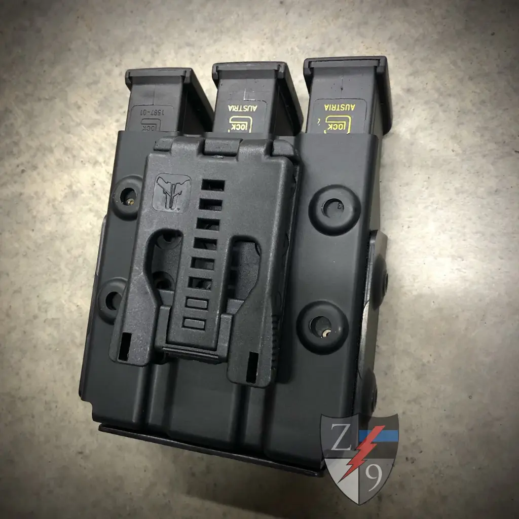 TRIPLE MAG CASE GLOCK 9/40 PLAIN BLACK MOLLE LOKS