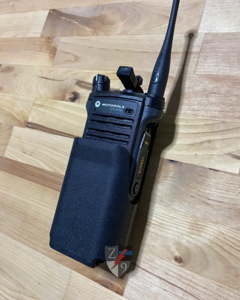 PORTABLE RADIO APX7000 PLAIN BLACK MOLLE LOKS
